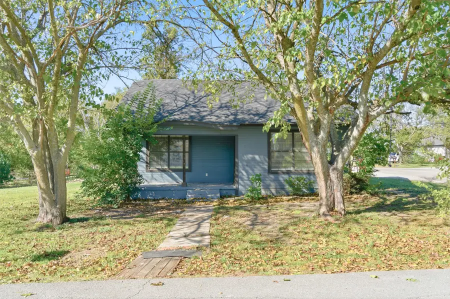 215 N Morrow Street, Blue Ridge, TX 75424 - Image #2