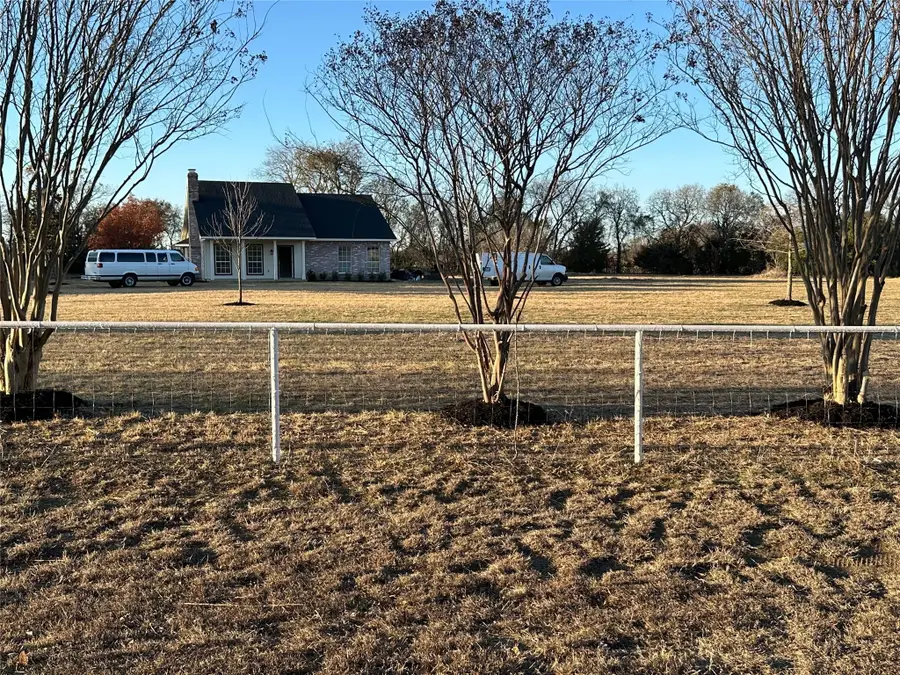 130 Spring Lake Circle, Waxahachie, TX 75167 - Image #2