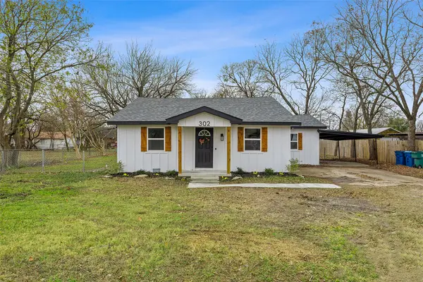 302 Suzanne Street, Palmer, TX 75152