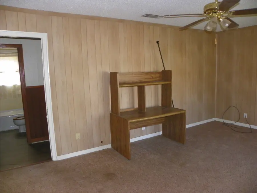 906 Adams Street, Greenville, TX 75401 - Image #3