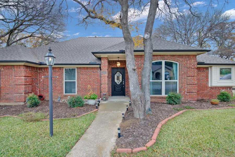 304 Whittier Street, Highland Village, TX 75077 - Image #2