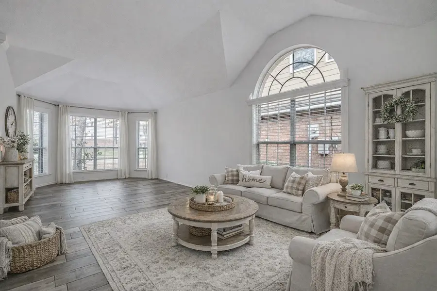 2525 Greenhaven Drive, Burleson, TX 76028 - Image #3