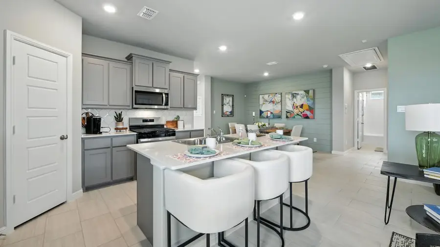 653 Harvey Street, Grandview, TX 76050 - Image #3