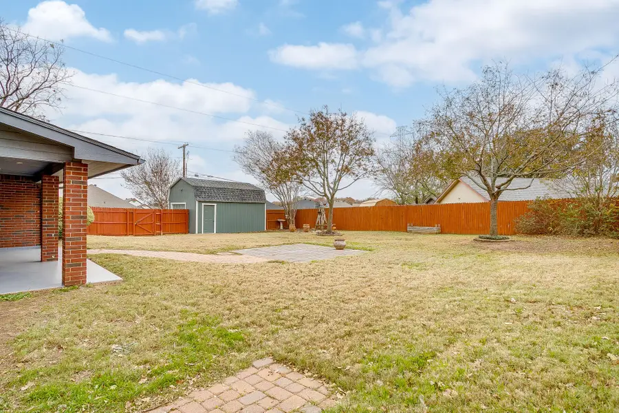 908 Country Club Drive, Joshua, TX 76058 - Image #3