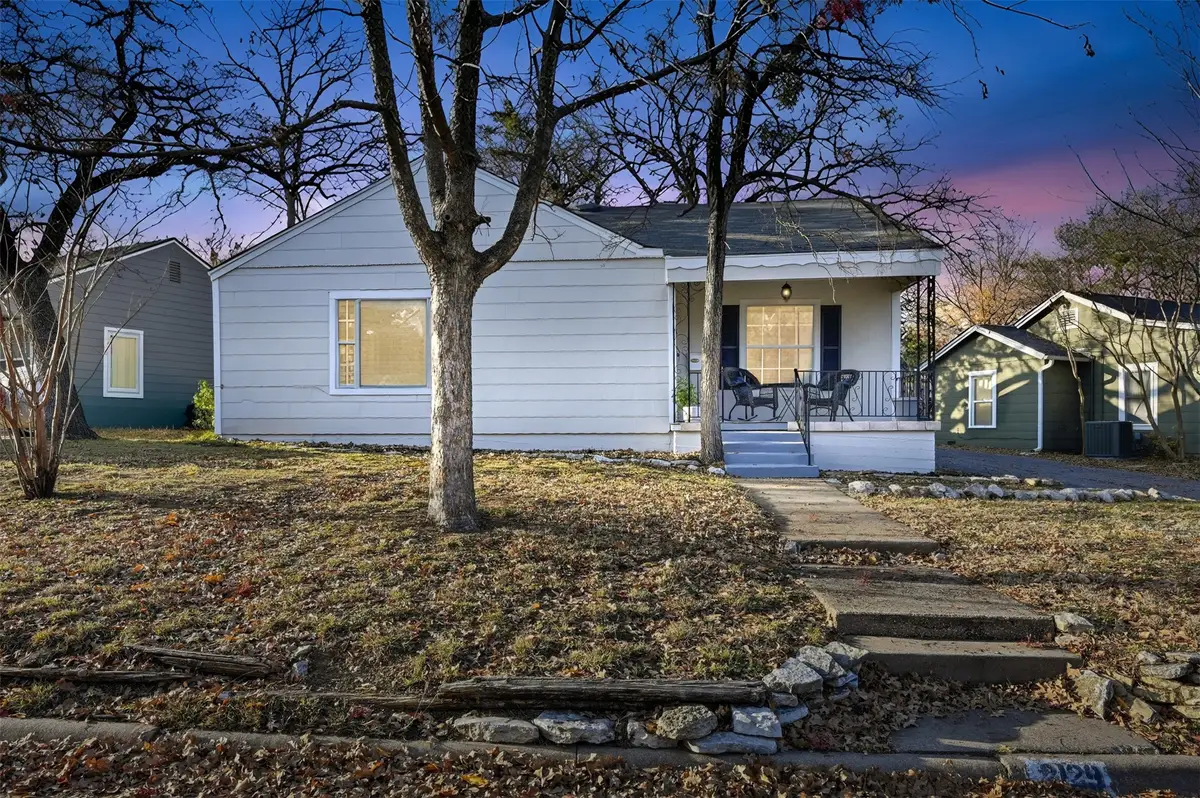 2129 Cardinal Lane, Fort Worth, TX 76111 - Image #1