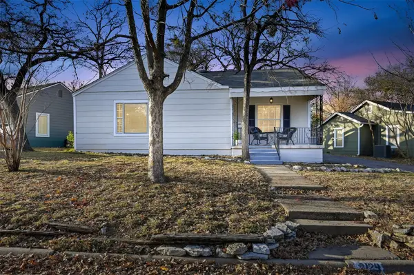 2129 Cardinal Lane, Fort Worth, TX 76111