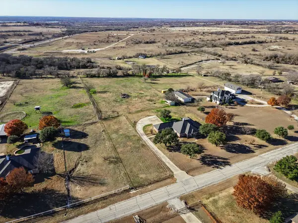 14617 Meadowland Circle, Newark, TX 76071