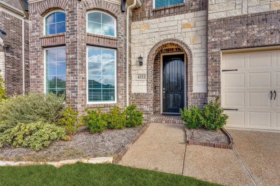 4322 Baneberry Court, Venus, TX 76084 - Image #3