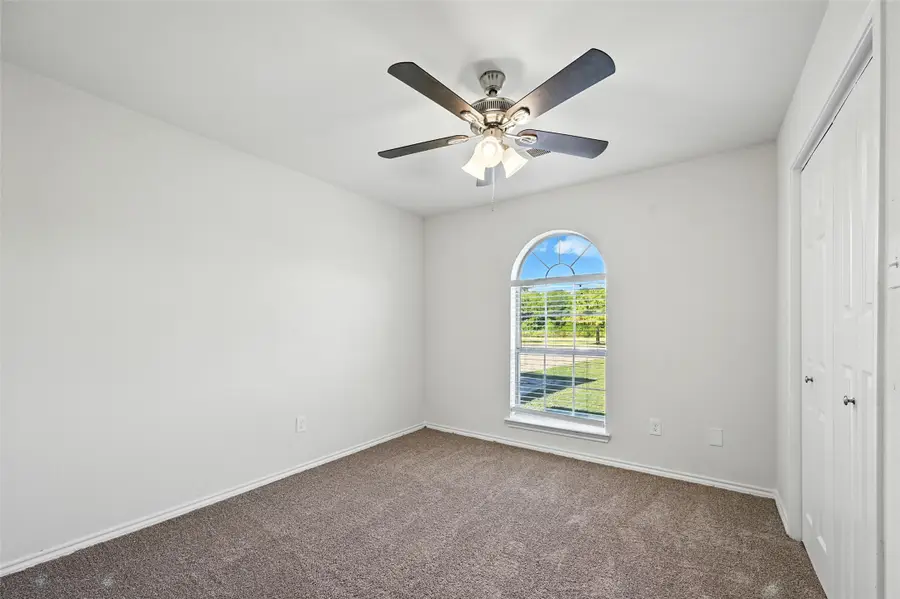 5007 Creek Crossing Drive, Greenville, TX 75402 - Image #3