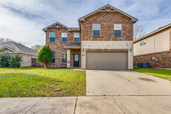 8453 Shallow Creek Drive, Fort Worth, TX 76179