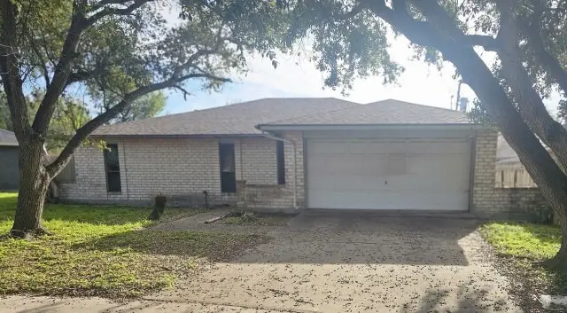 4961 Shadowbend Drive, Corpus Christi, TX 78413 - Image #1