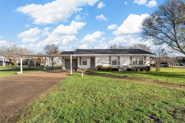 1307 W 5th Street, McGregor, TX 76657
