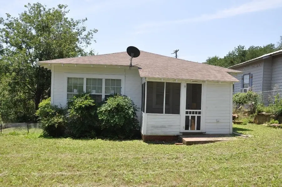 614 NW 8th Street, Mineral Wells, TX 76067 - Image #2
