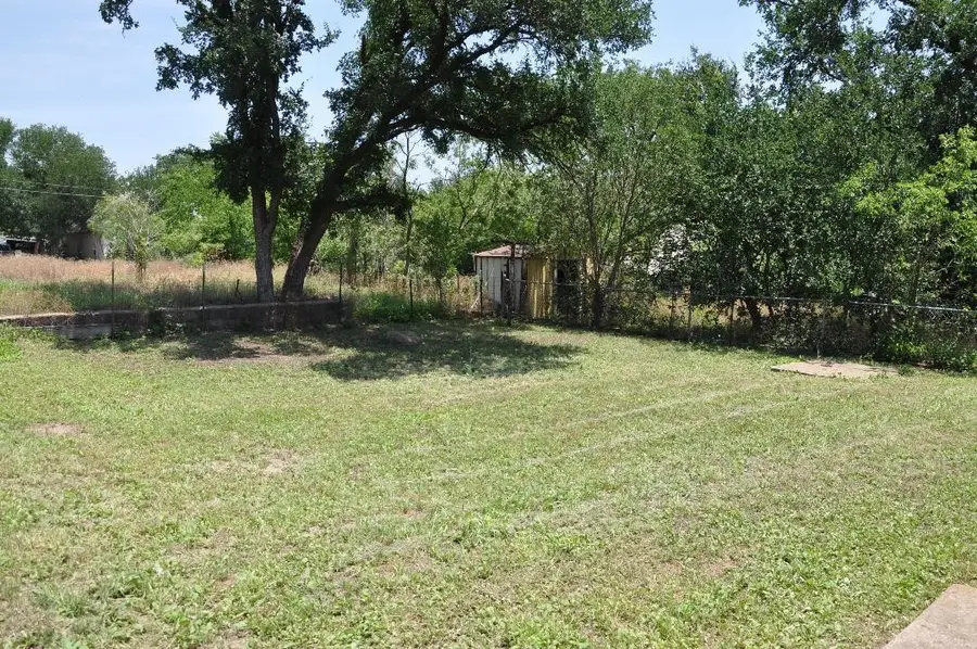 614 NW 8th Street, Mineral Wells, TX 76067 - Image #3