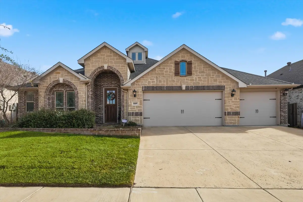 8809 Lavon Lane, Justin Roanoke, TX 76226 - Image #1