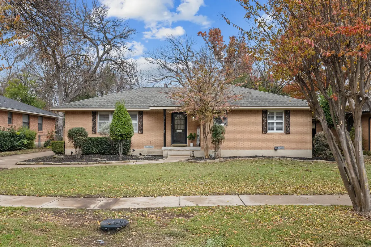 2419 Bentley Avenue, Dallas, TX 75211 - Image #1