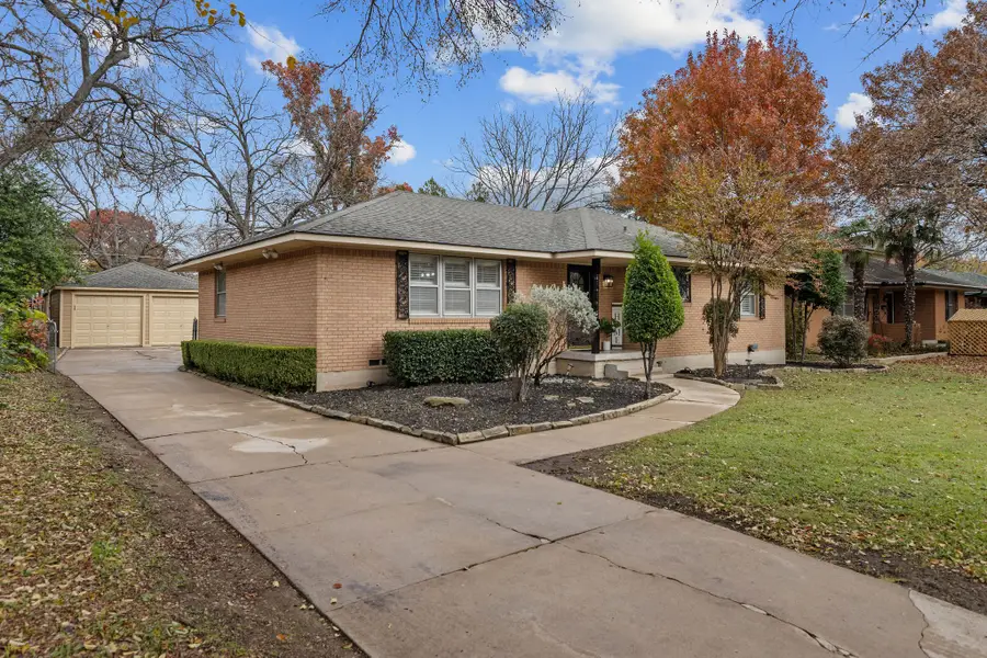 2419 Bentley Avenue, Dallas, TX 75211 - Image #3
