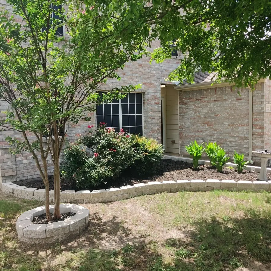 222 Chesterfield Circle, Waxahachie, TX 75165 - Image #2