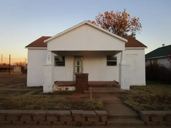 1307 9th Street, Paducah, TX 79248