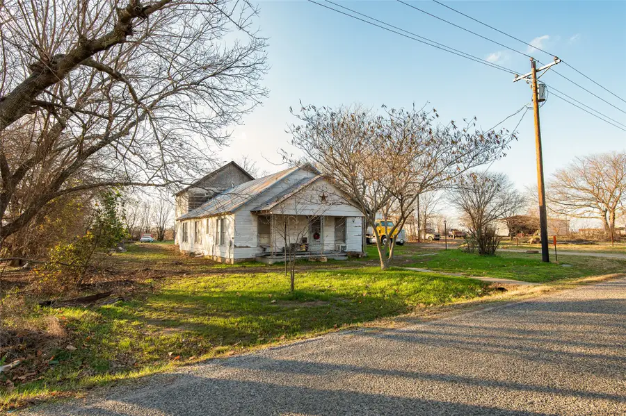 717 N Pecan Creek Trail, Valley View, TX 76272 - Image #2