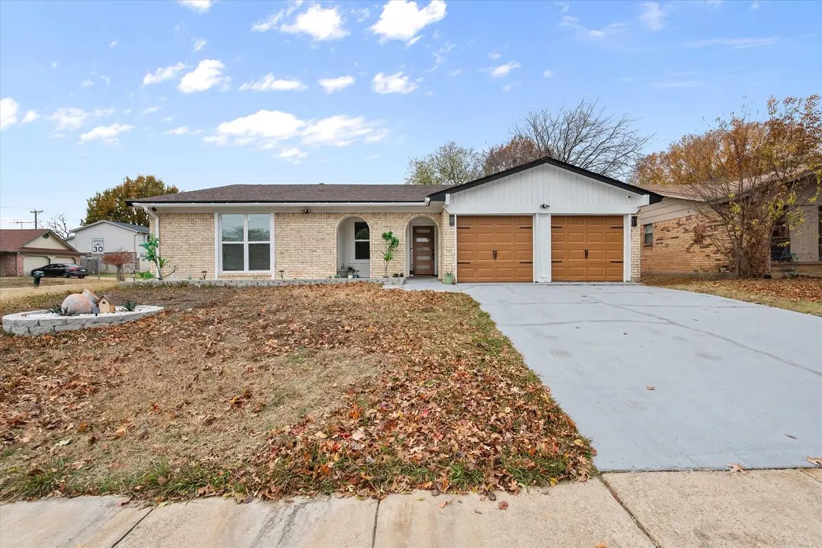 7501 Echo Hill Drive, Watauga, TX 76148 - Image #1