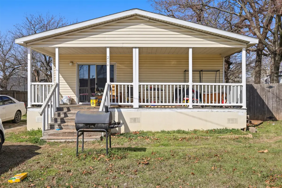 204 S Wickham Street, Alvord, TX 76225 - Image #1