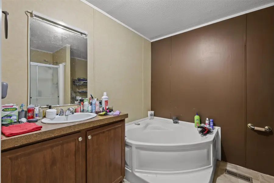 204 S Wickham Street, Alvord, TX 76225 - Image #3