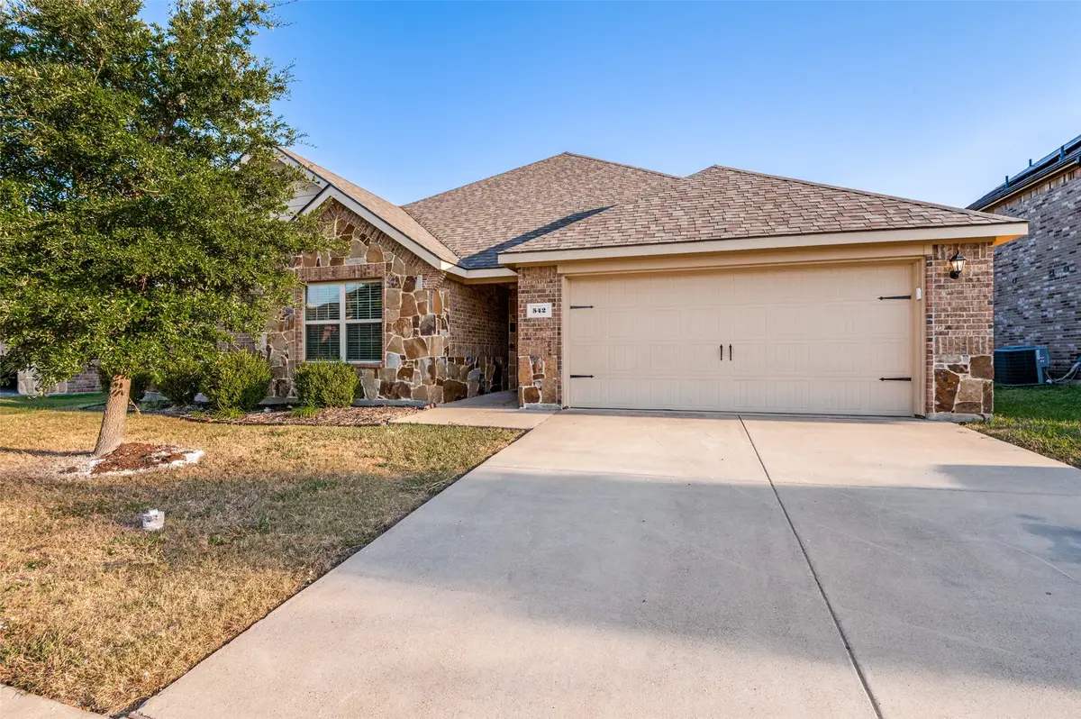 542 Clearlake Drive, Waxahachie, TX 75165 - Image #1