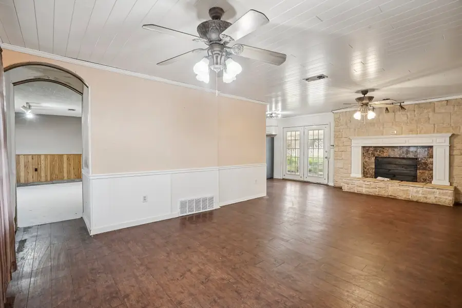 319 S Rogers Street, Covington, TX 76636 - Image #3