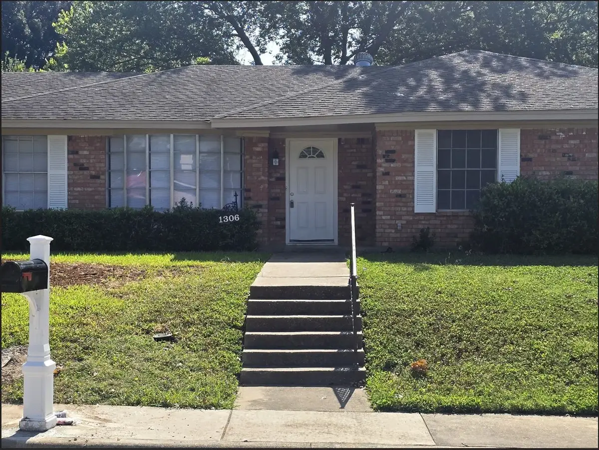 1306 Holt Avenue, Desoto, TX 75115 - Image #1