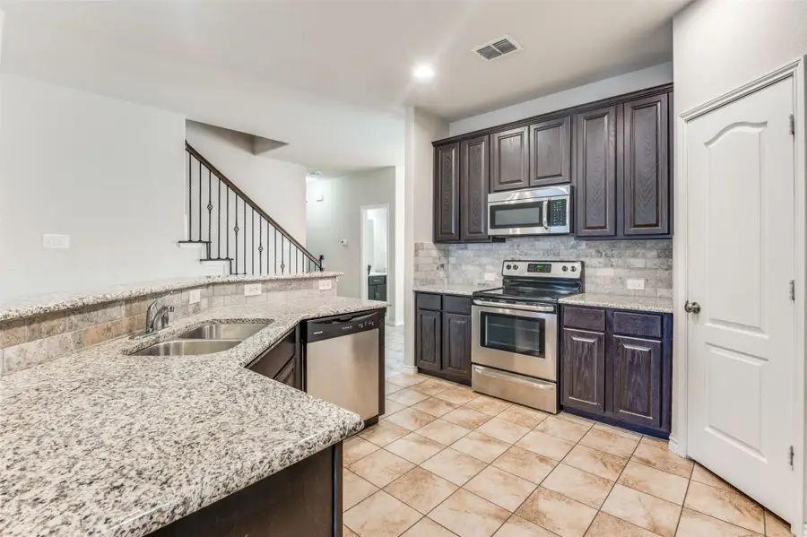 8023 Vista Hill Lane, Dallas, TX 75249 - Image #3