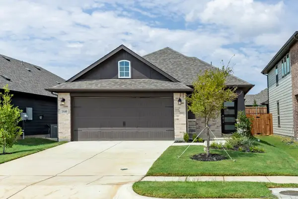 1640 Meadow Crest Drive, Aubrey, TX 76227