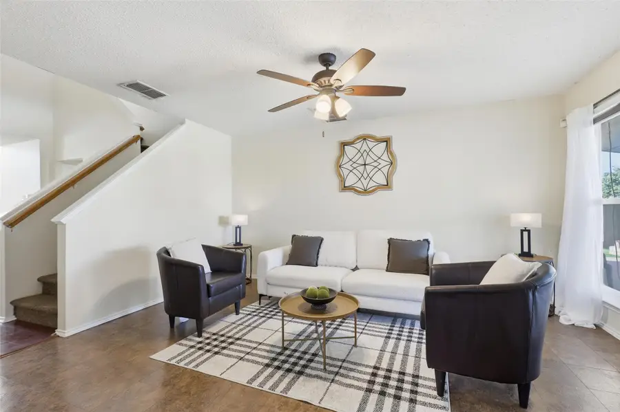 848 Stafford Station Drive, Saginaw, TX 76131 - Image #2