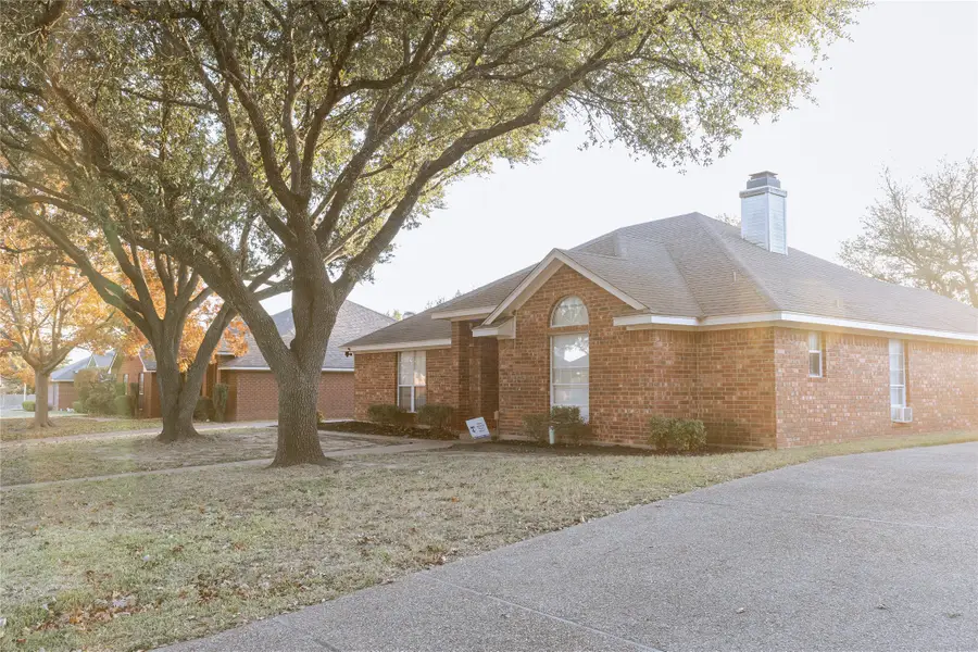 949 Crested Butte Drive, Hewitt, TX 76643 - Image #2