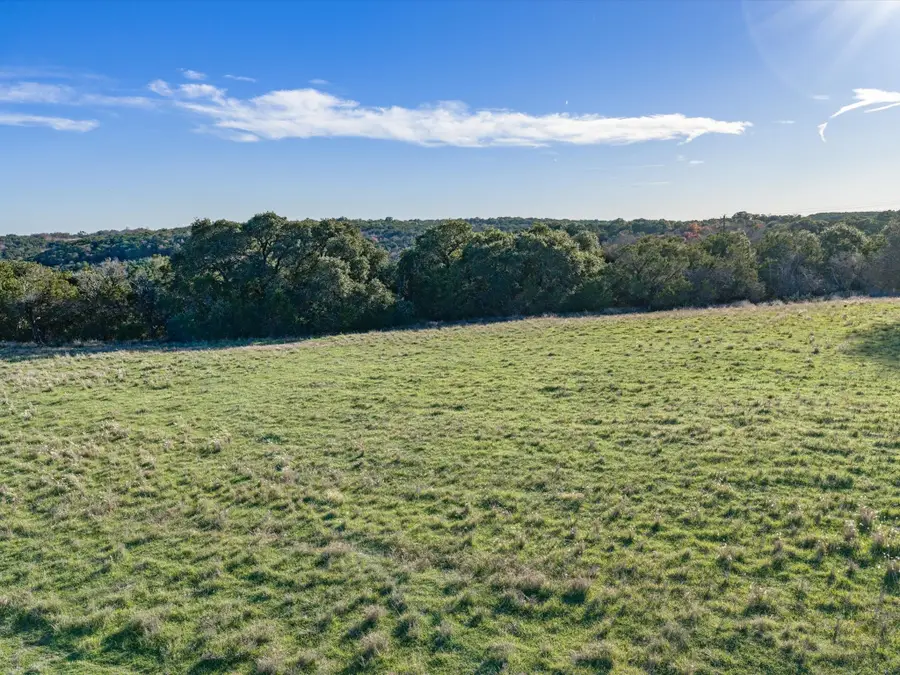 8524 Crichton Court, Cleburne, TX 76033 - Image #3