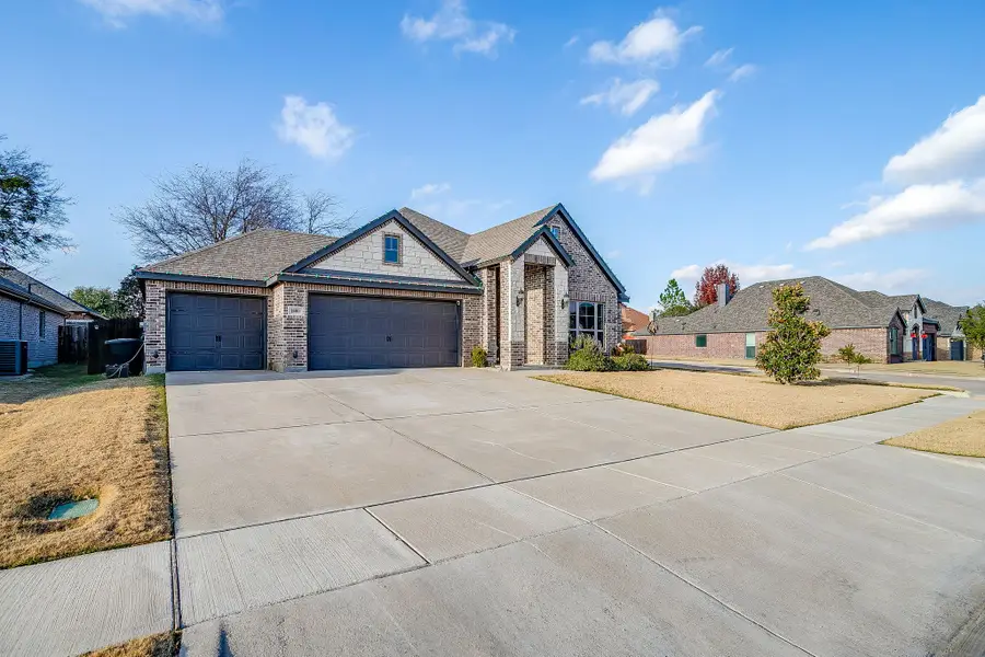 1800 Pedernales Street, Burleson, TX 76028 - Image #2