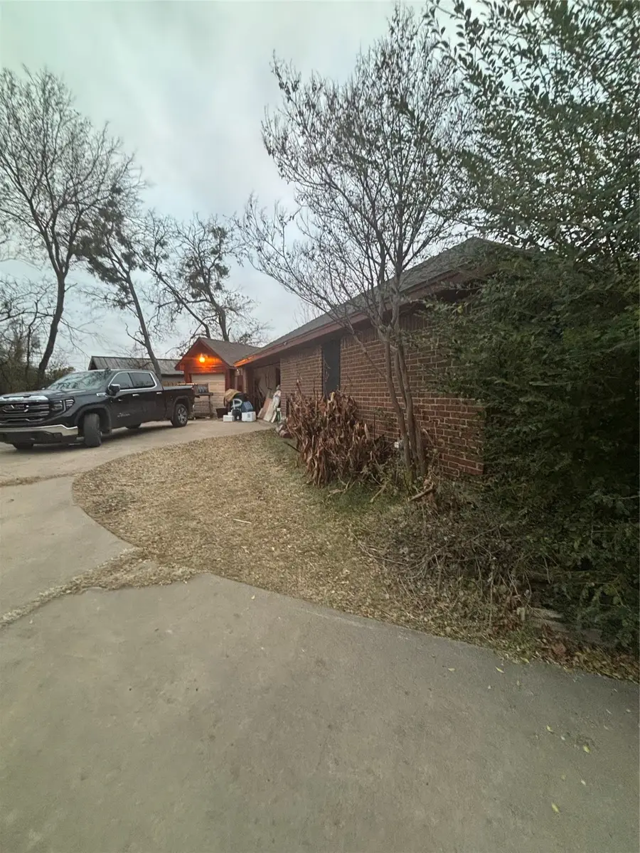 311 Edgewood Street, Krum, TX 76249 - Image #3