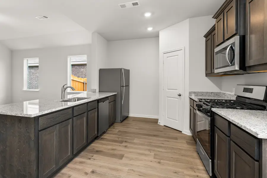 321 Julian Davis Drive, Venus, TX 76084 - Image #2