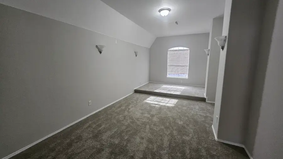 10217 Crawford Farms Drive, Fort Worth, TX 76244 - Image #3