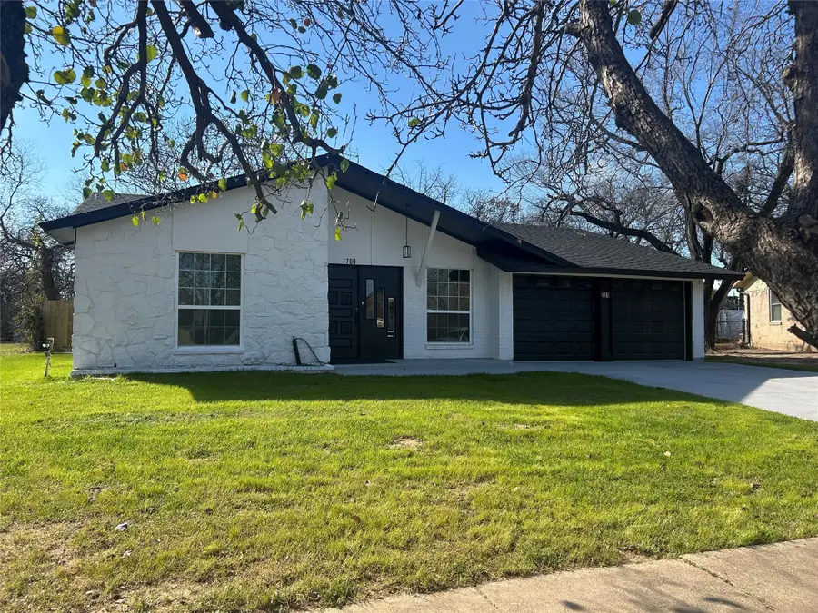 709 Fouts Drive, Irving, TX 75061 - Image #2