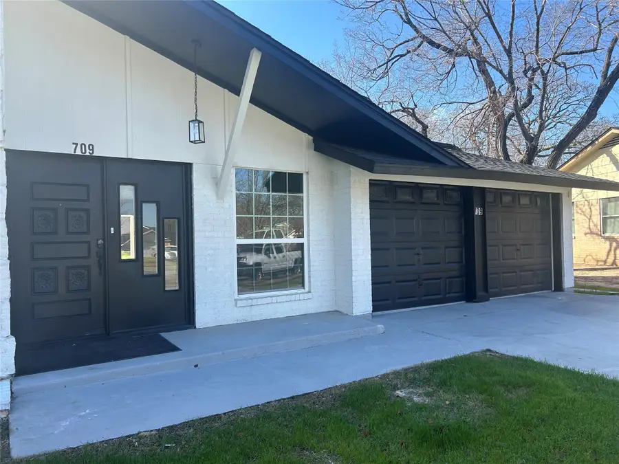 709 Fouts Drive, Irving, TX 75061 - Image #3