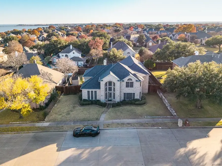 5106 Saint Charles Drive, Rowlett, TX 75088 - Image #2