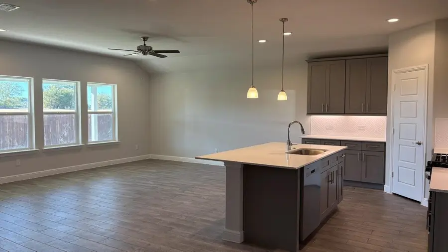 4207 Cornerstone Circle, Granbury, TX 76048 - Image #3