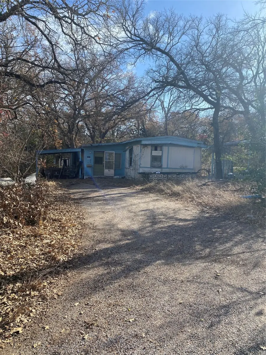 3007 Oak Wood Street, Granbury, TX 76048 - Image #2