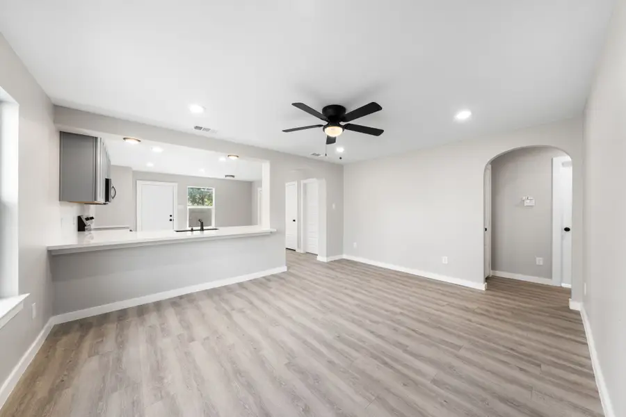 218 Chandler Street, Wilmer, TX 75172 - Image #2