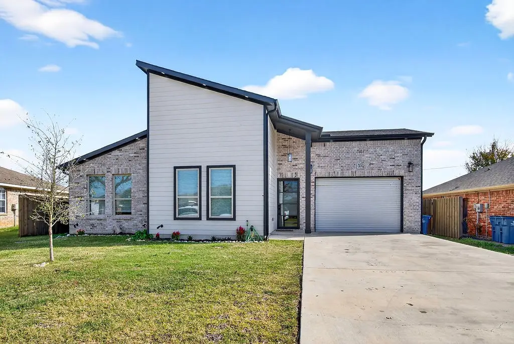 308 Windjammer Road, Gun Barrel City, TX 75156 - Image #1