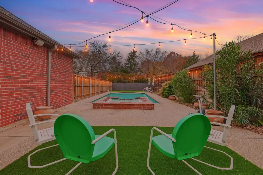 2801 Holly Leaf Lane, Flower Mound, TX 75022 - Image #2