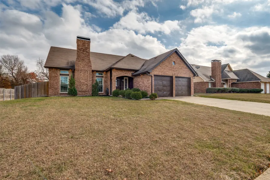 1017 Meadow Creek Drive, Lancaster, TX 75146 - Image #2