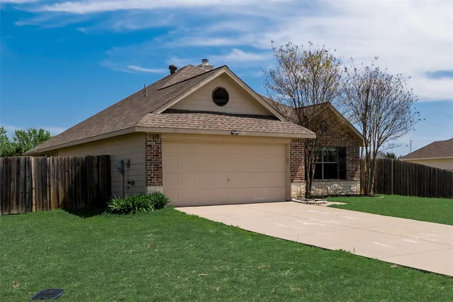 121 Price Circle, Hackberry, TX 75036 - Image #2