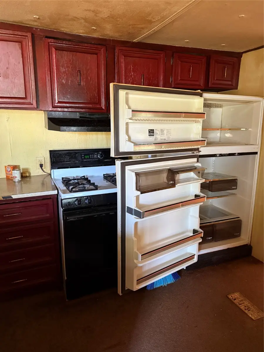 601 E Walcott Avenue, Comanche, TX 76442 - Image #3